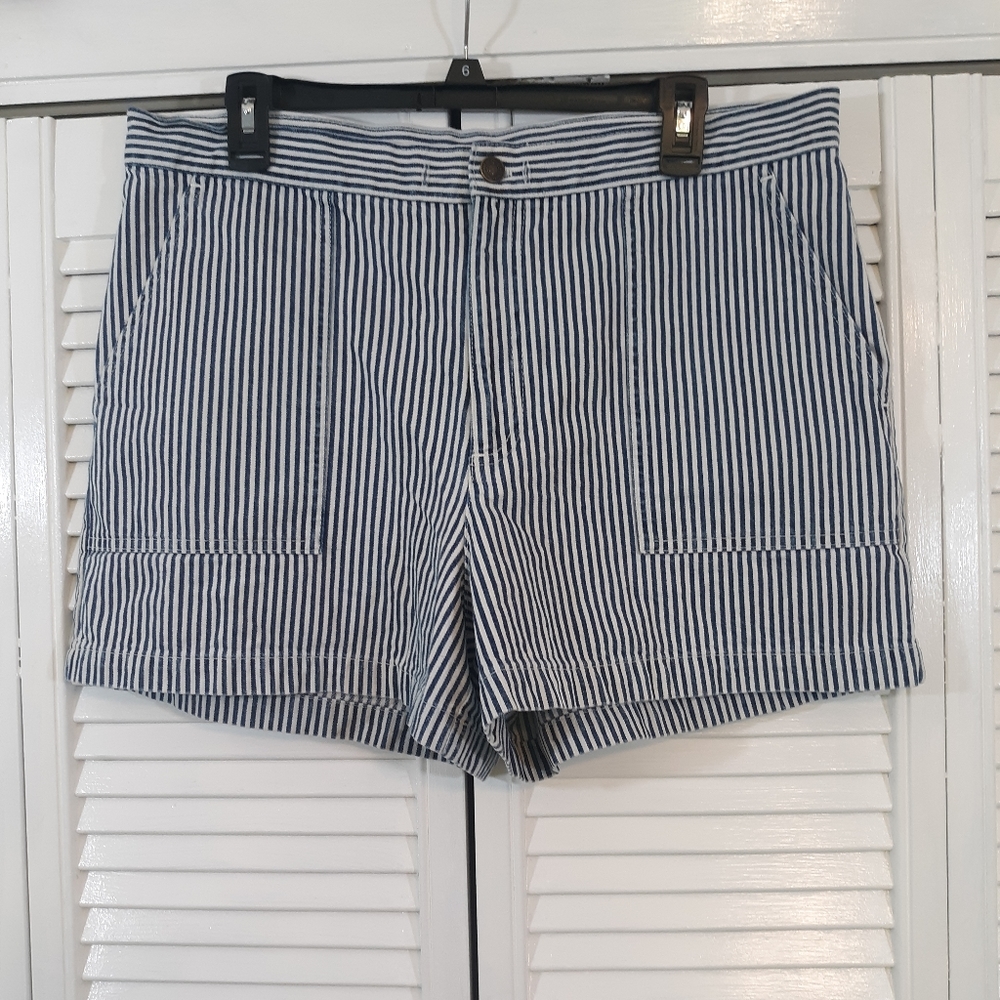 Newport news vtg pinstripe shorts 34 *8 - Picture 1 of 4